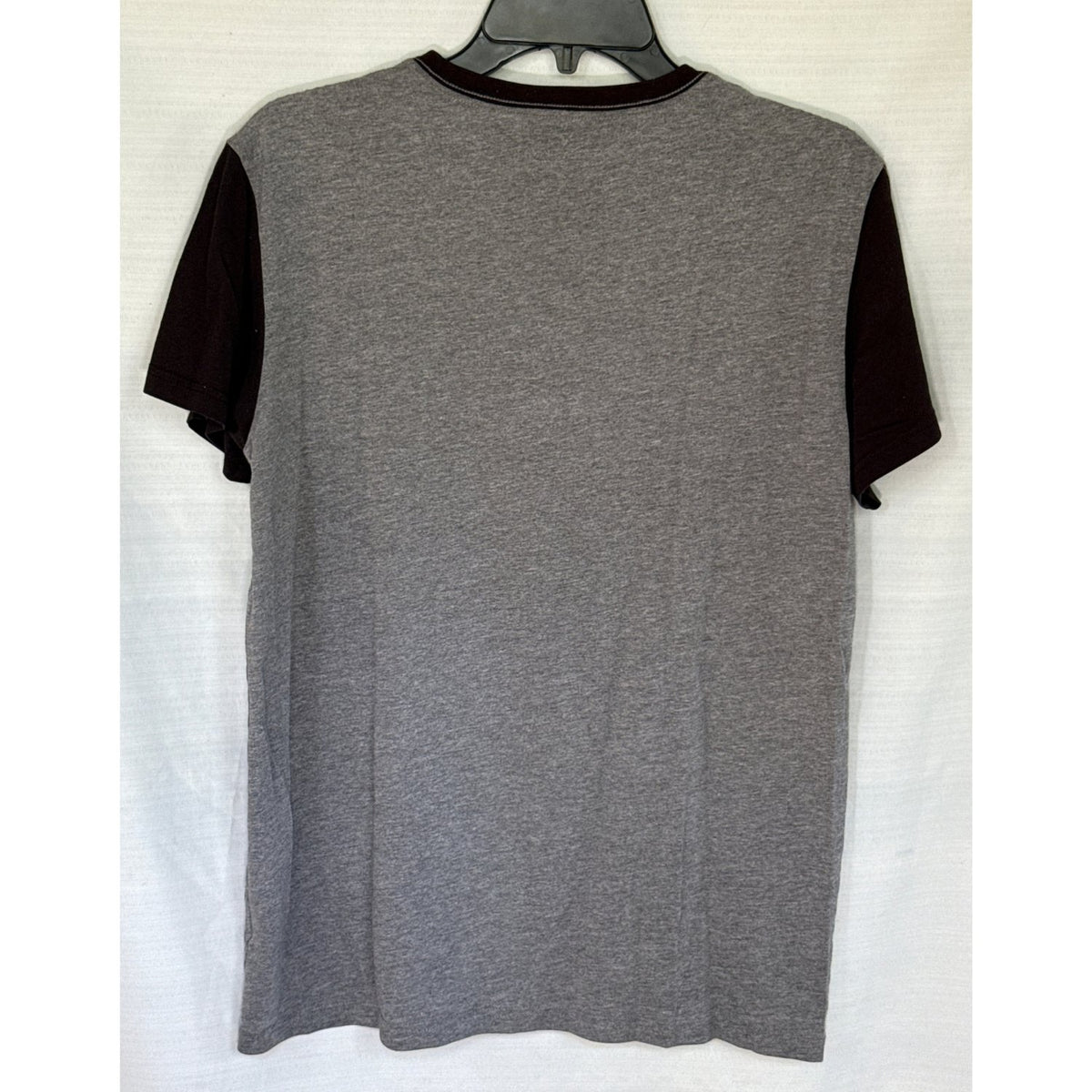 Back of American Eagle Outfitters men’s medium heather gray T-shirt with contrasting black short sleeves