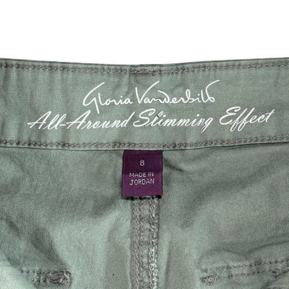 Gloria Vanderbilt brand tag on women’s size 8 pants
