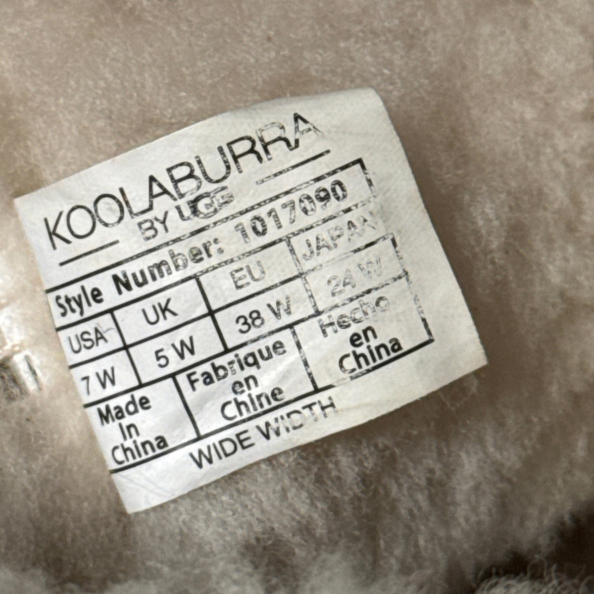 Koolaburra by UGG label showing style 1017090, women’s US size 7, and wide width