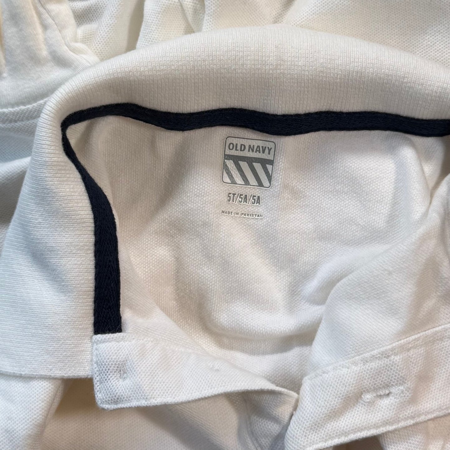 Old Navy boys white long-sleeve polo shirt size 5T printed size label