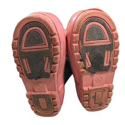 Bottom sole view of toddler girls Western Chief rain boots.