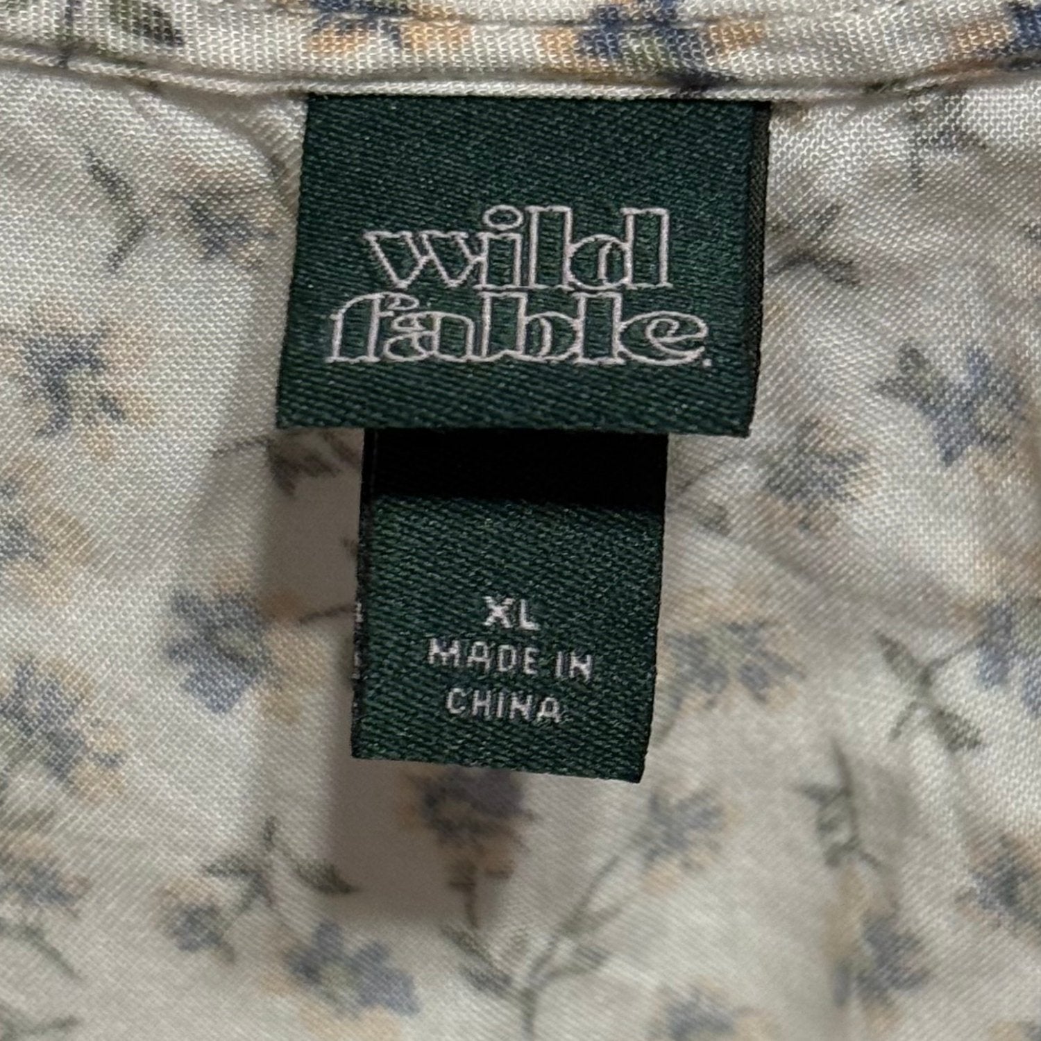 Wild Fable brand and size XL tag.