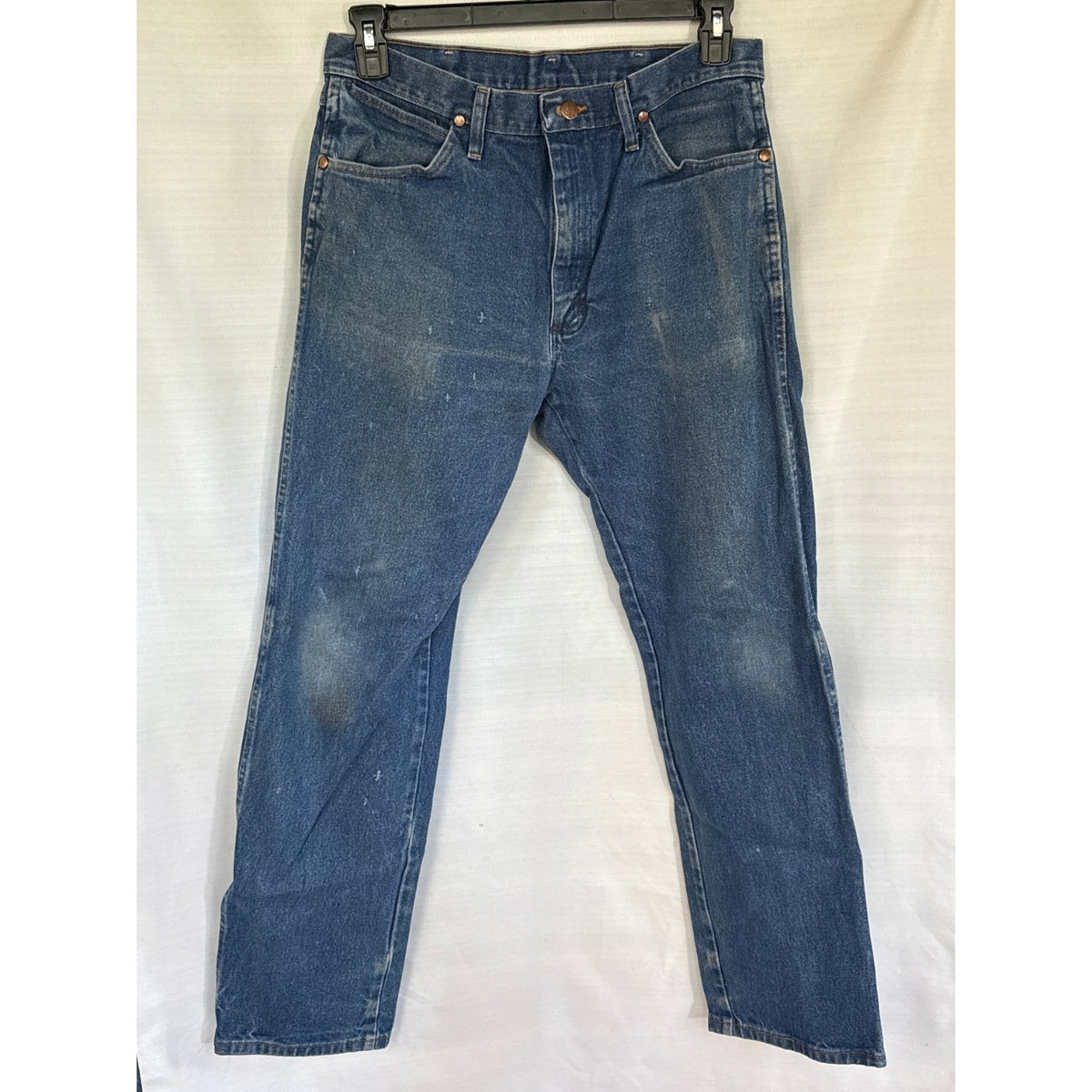 Front view of blue Wrangler 13MWZ men’s jeans